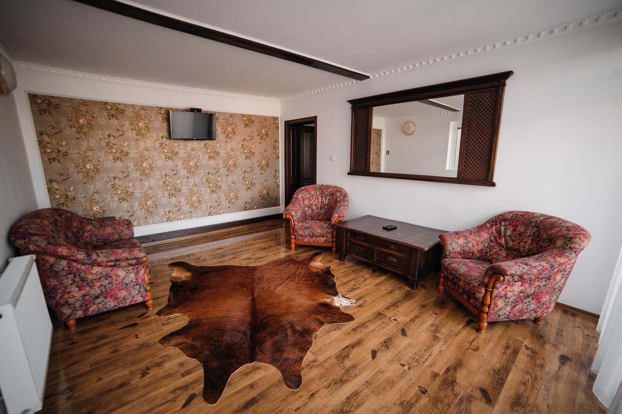 Hotel Gala Oradea Bagian luar foto