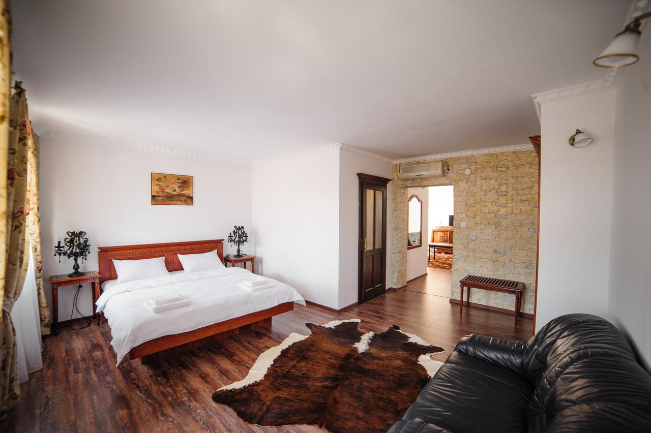 Hotel Gala Oradea Bagian luar foto