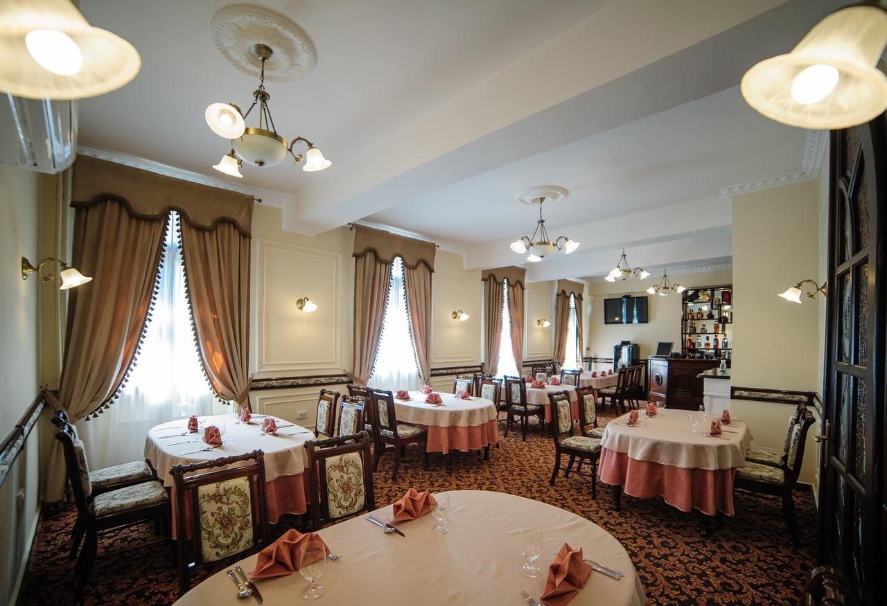 Hotel Gala Oradea Bagian luar foto