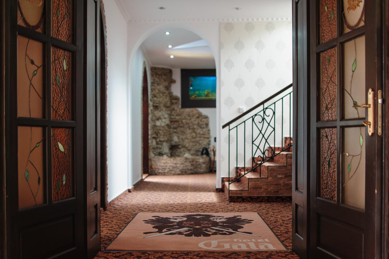 Hotel Gala Oradea Bagian luar foto