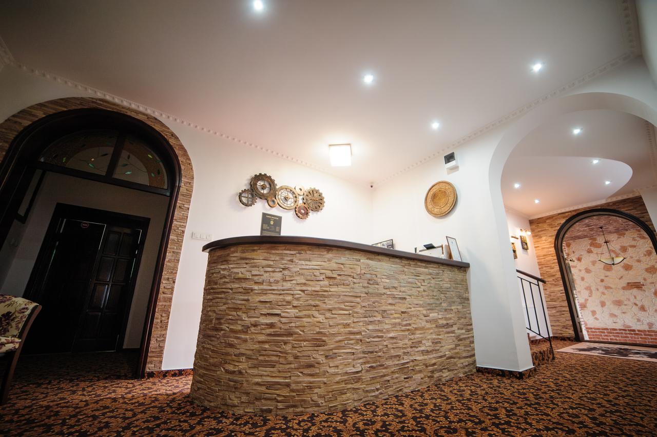 Hotel Gala Oradea Bagian luar foto