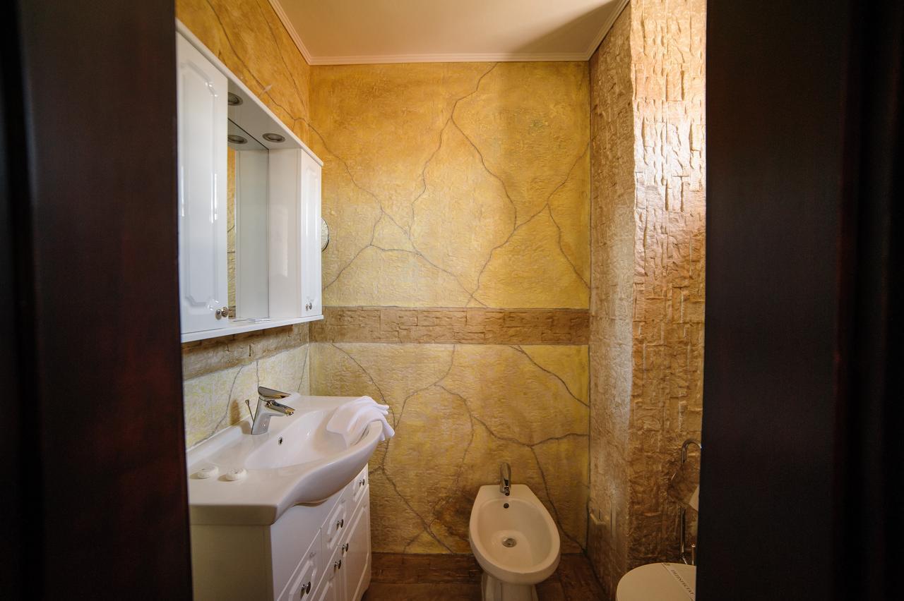 Hotel Gala Oradea Bagian luar foto